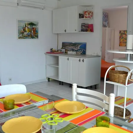Deux Pièces Sur Ar260-214 Appartamento